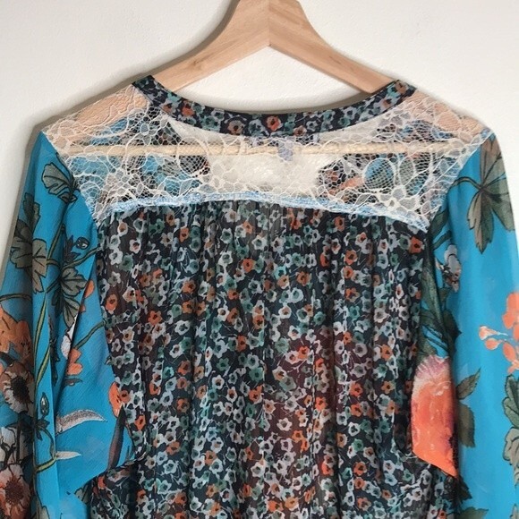 Figueroa & Flower Sheer Floral V-neck Long-sleeved sheer Blouse size medium boho - Picture 11 of 12